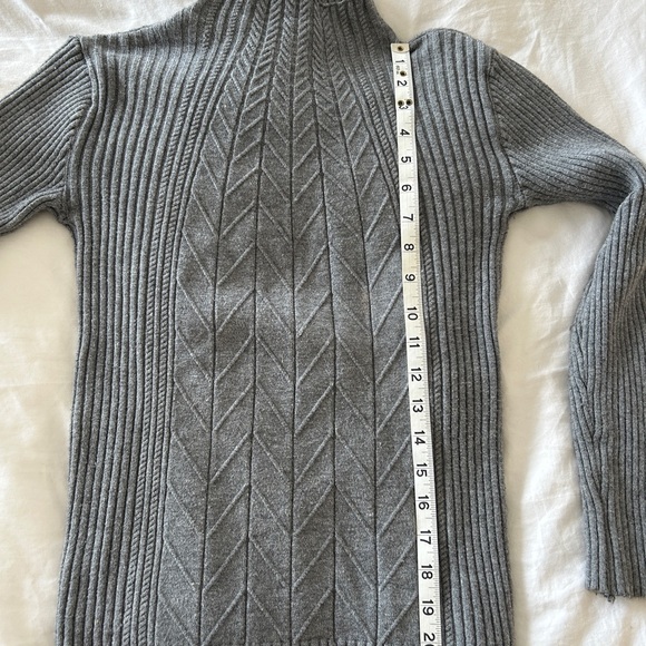 Soft grey sweater - Picture 4 of 4